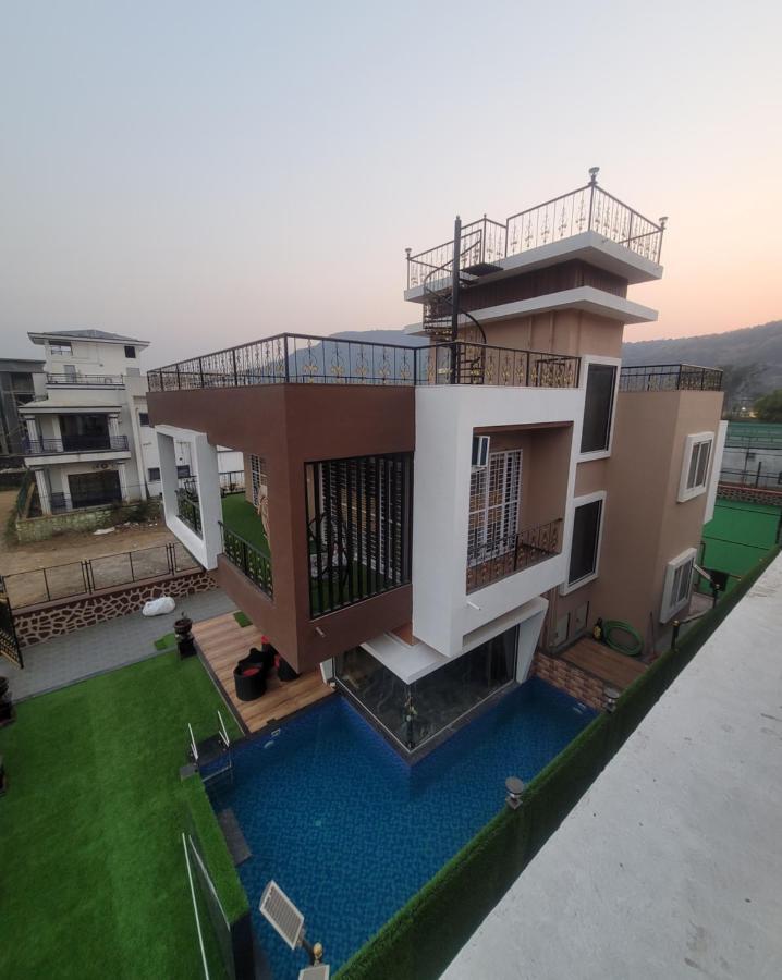 Mount Resorts Lonavala 5 Bhk Luxurious Villa With Private Pool And Full Size Cricket Football Turf Exterior photo