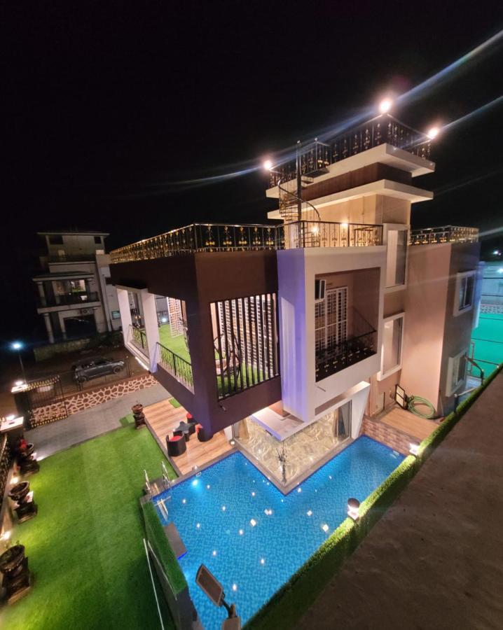 Mount Resorts Lonavala 5 Bhk Luxurious Villa With Private Pool And Full Size Cricket Football Turf Exterior photo